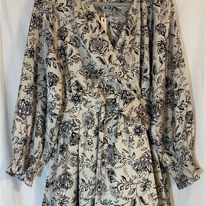 Chic Floral Long Sleeve Dress in Black and Cream